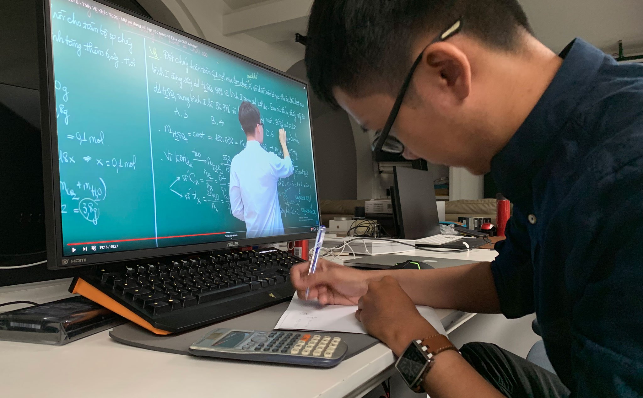 CLIP Học sinh dùng clip Huấn Rose, Khá Bảnh “giảng đạo”, share pass để người lạ vào phá lớp học online