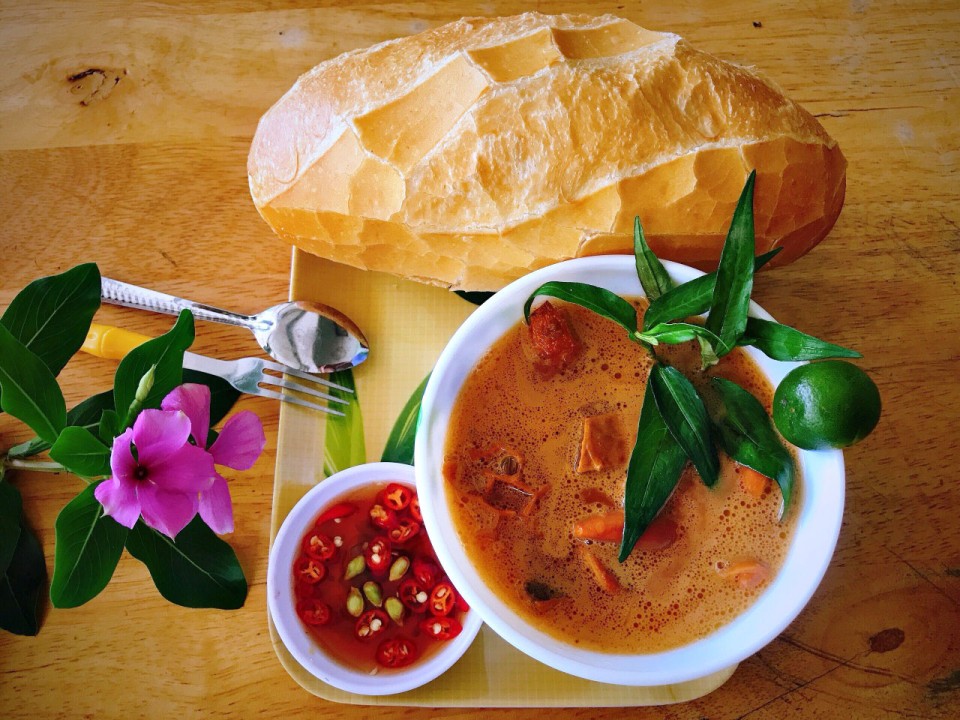 Bảo Lộc: Khai trương quán Phá lấu bò chuẩn vị Sài Gòn và nhiều món ăn vặt hấp dẫn