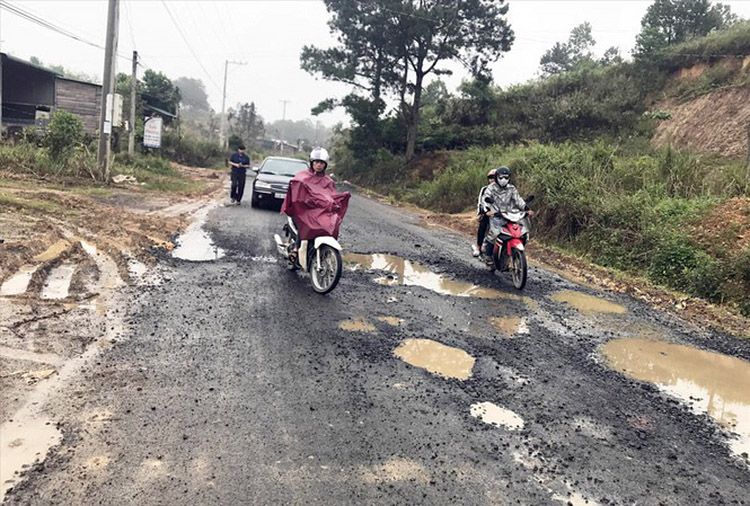 Lâm Đồng: Quốc lộ “nát” 10 năm chờ vốn đầu tư công