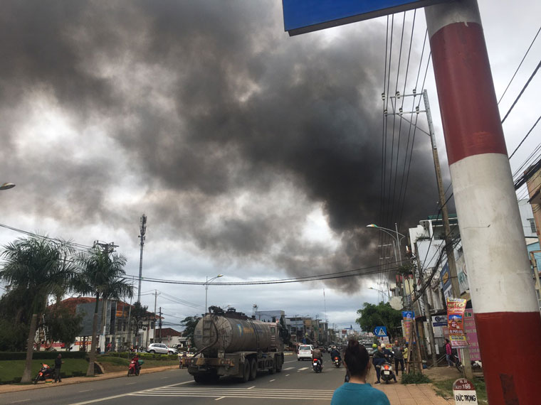 Di Linh: Hỏa hoạn thiêu rụi 4 nhà dân