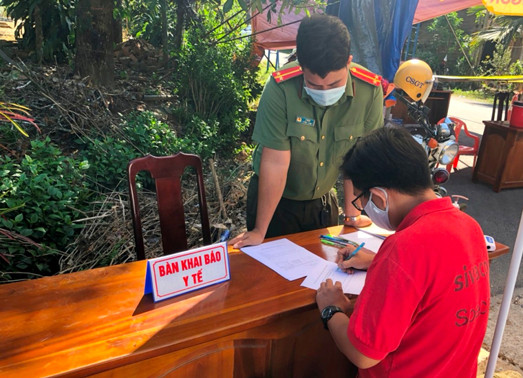 Lâm Đồng: Hướng dẫn khai báo y tế tại các chốt kiểm soát dịch Covid-19