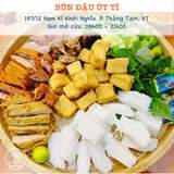 May be an image of food and text that says "BÚN ĐẬU ÚT TÍ 197/12 Nam Kì Khởi Nghĩa. P. Thắng Tam, Tam,VT VT Giờ mở cửa: 09h00 -21h00"