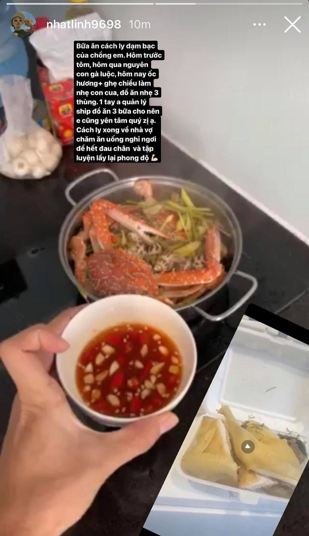 Một cầu thủ tuyển Việt Nam có bữa cơm cách ly nhìn mà mê: Ốc hương, ghẹ, tôm chẳng thiếu gì!