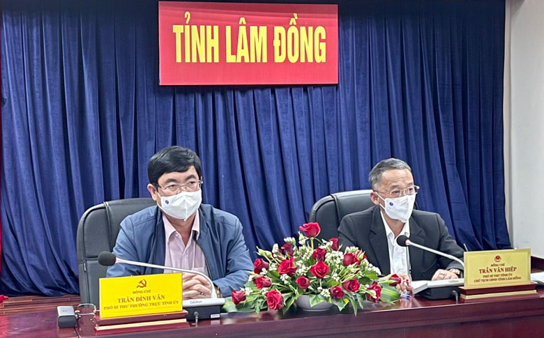 Lâm Đồng họp khẩn bàn các giải pháp phòng chống Covid-19