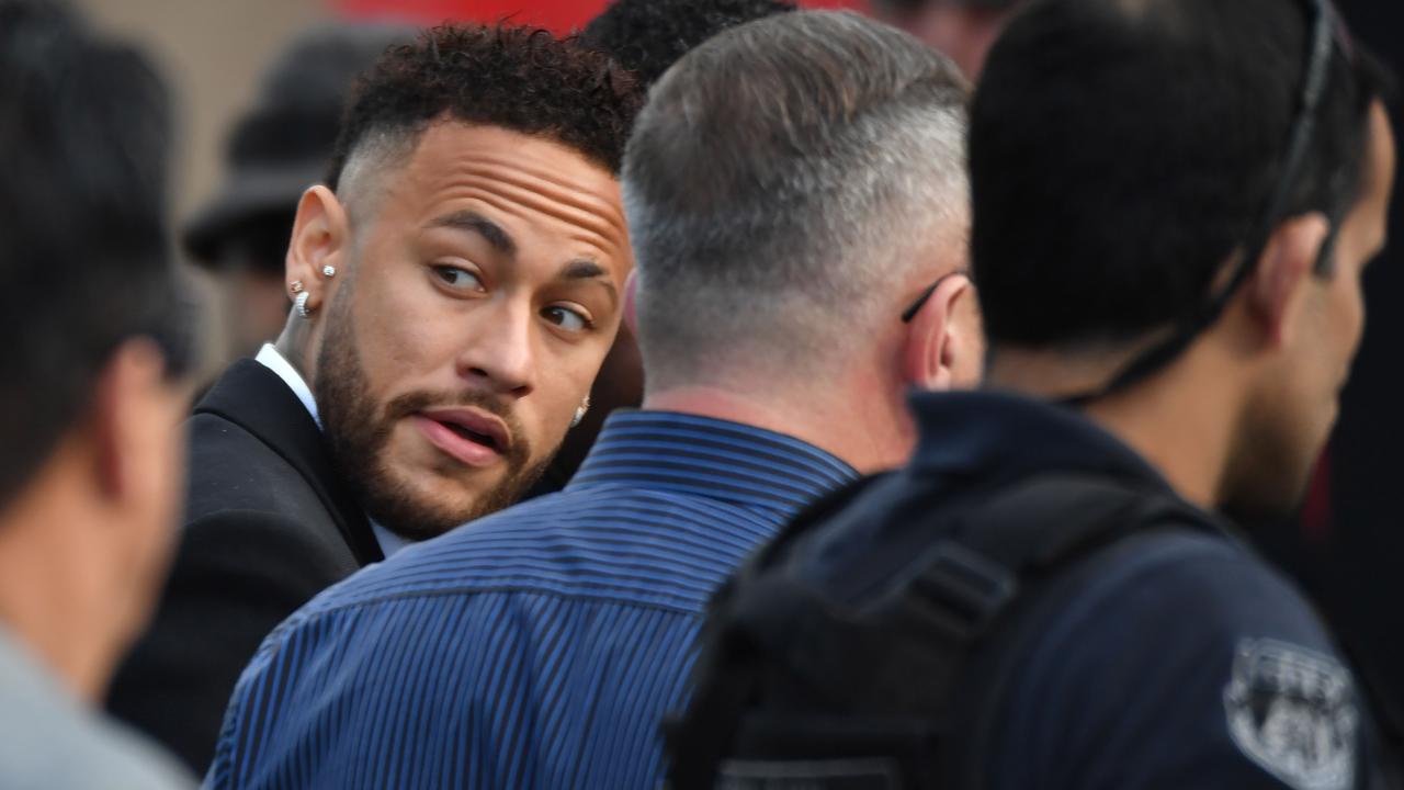 Neymar đăng ảnh để chứng minh mình vô tội. Ảnh: AFP
