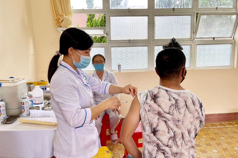 Lâm Đồng: 3 huyện, thành phố hoàn thành tiêm vắc xin Vero Cell đợt 15